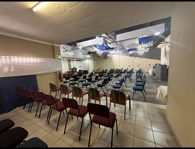 499M² OFFICE TO LET IN PAARDEN EILAND